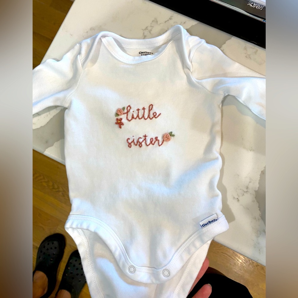 'Little Sister' Embroidered Baby Onesie 🎀 🌷🌼